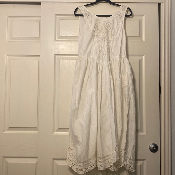 Dresses & Skirts - Vintage white eyelet dress